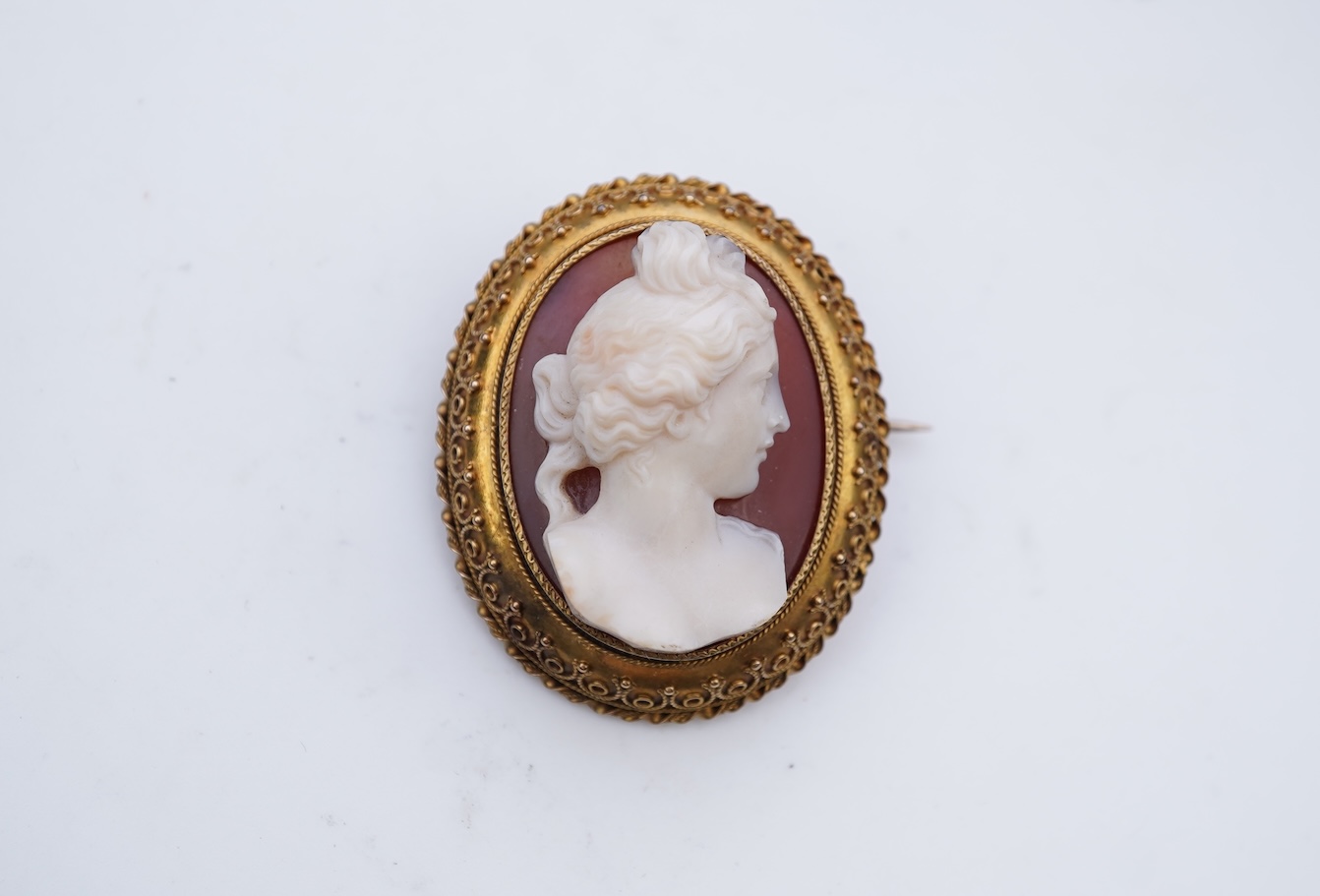 A Victorian agate cameo brooch, second half 19th century